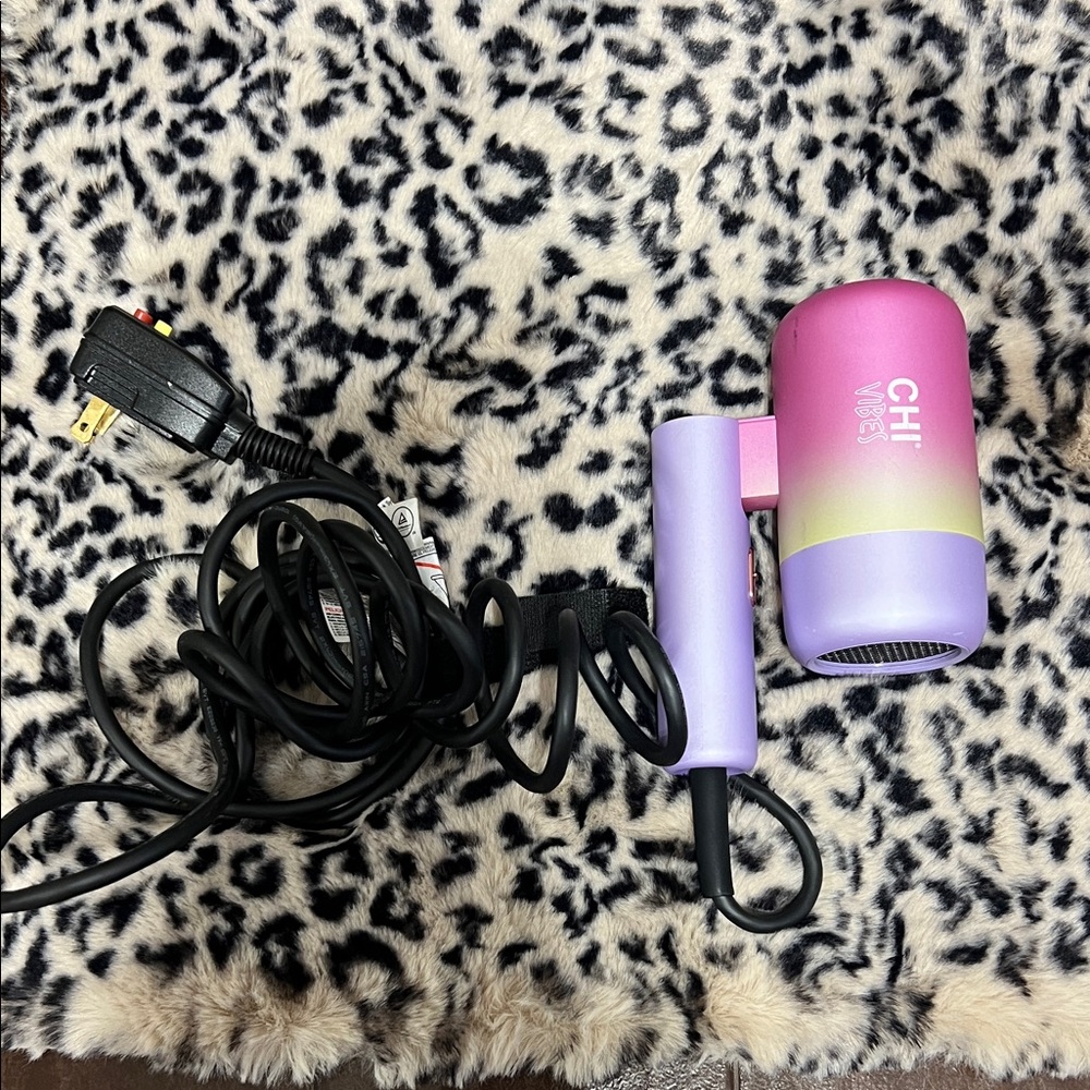 CHI Vibes Pink and Purple Hair Dryer so smooth compact - Picture 4 of 8